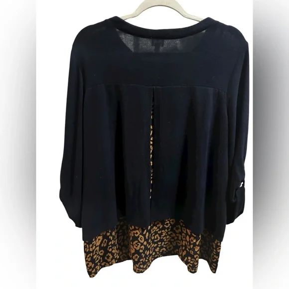 Dressbarn Knit Leopard Accent Blouse size 2X - Picture 5 of 7